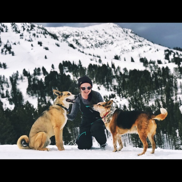 Meet your Posher, Lydia! - Picture 3 of 3